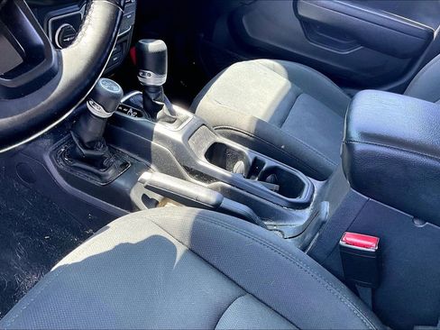 Used 2022 Jeep Gladiator Sport AWD/4WD image 14