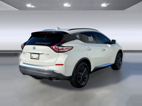 Used 2018 Nissan Murano SV w/ Premium Package image 9