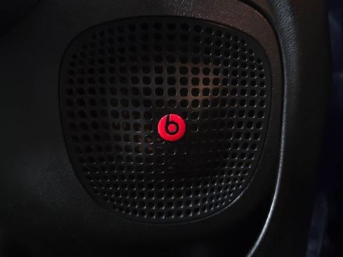 Used 2017 FIAT 500L Trekking w/ Dual-Pane Sunroof Package image 30