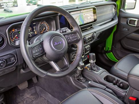Used 2025 Jeep Wrangler Unlimited Rubicon 392 AWD/4WD image 11