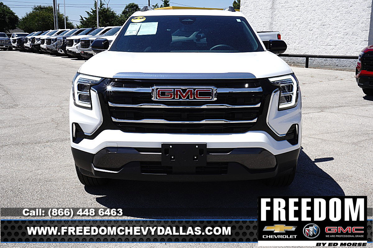 New 2026 GMC Terrain Elevation w/ Elevation Premium Package FWD image 2