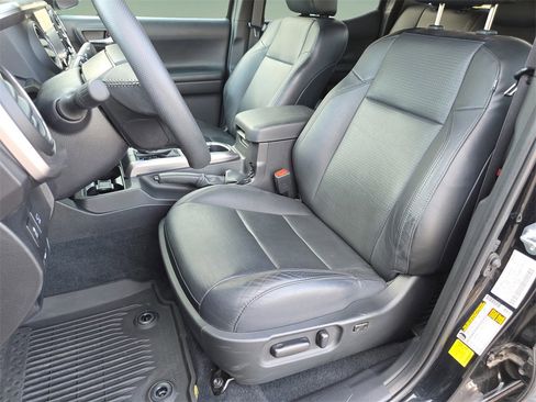 Used 2023 Toyota Tacoma Limited image 20