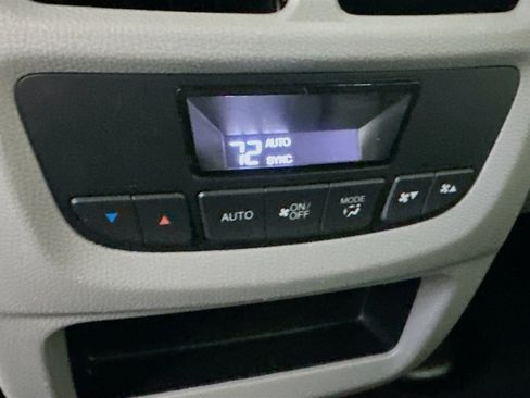 Used 2021 Honda Pilot EX image 25