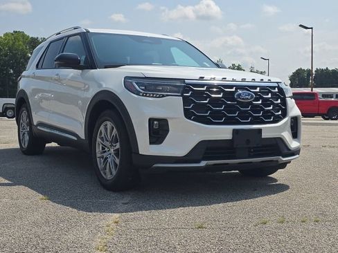 Used 2025 Ford Explorer Platinum RWD image 7