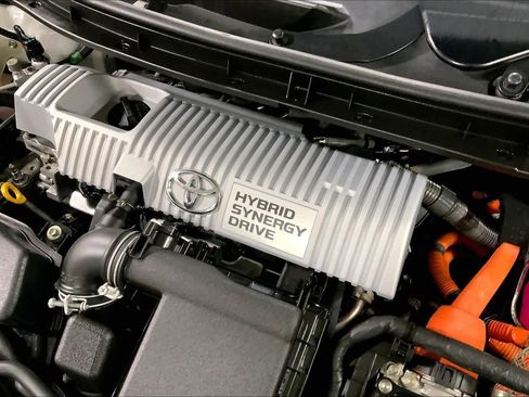 Used 2014 Toyota Prius Two image 32