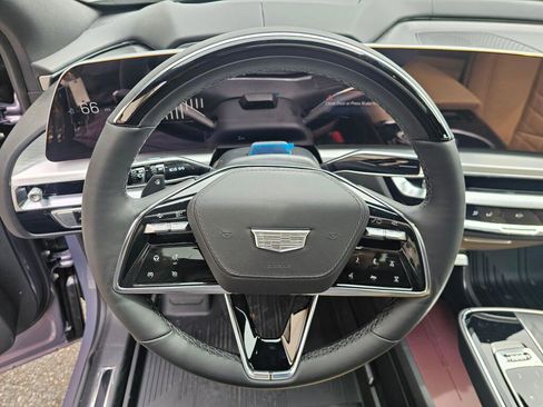 New 2026 Cadillac Lyriq Signature Luxury w/ LPO, Bronce Accent Package AWD/4WD image 30