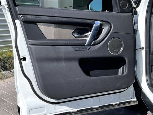 Used 2024 Land Rover Discovery Sport Dynamic SE image 23