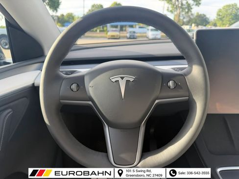 Used 2024 Tesla Model Y Long Range AWD/4WD image 16