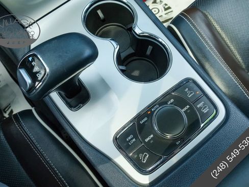 Used 2015 Jeep Grand Cherokee Overland AWD/4WD image 19