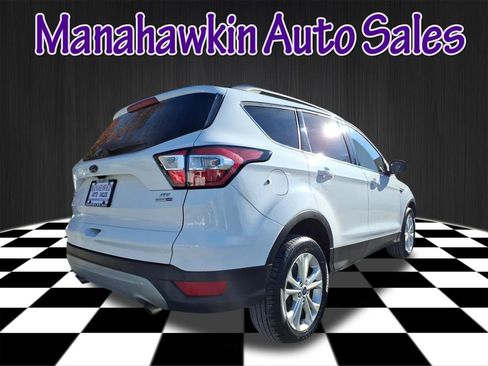 Used 2017 Ford Escape SE w/ Equipment Group 201A image 2