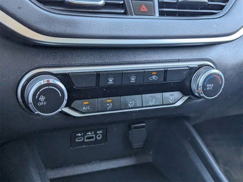 Used 2022 Nissan Altima 2.5 SV image 26