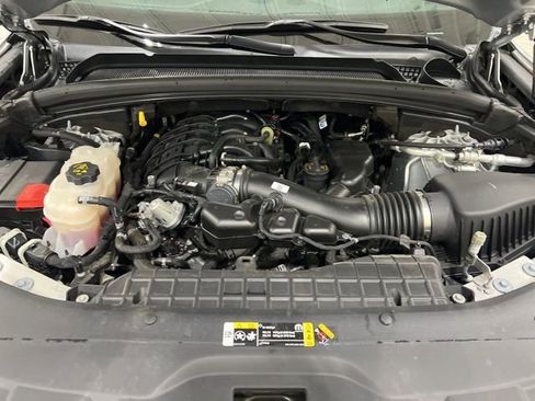 Used 2023 Jeep Grand Cherokee L Limited w/ Black Appearance Package image 18