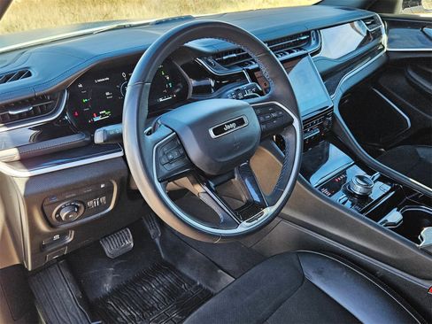 Used 2022 Jeep Grand Cherokee Trailhawk image 12