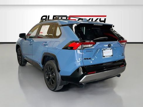 Used 2024 Toyota RAV4 SE AWD/4WD image 5