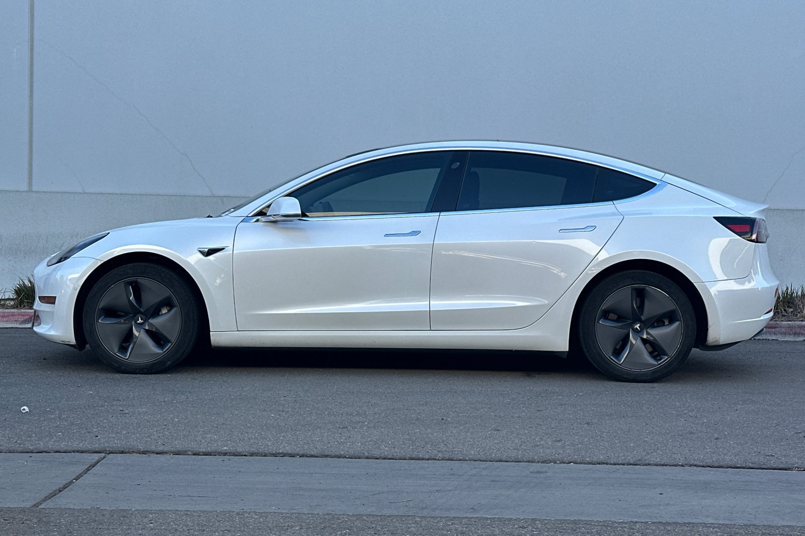 Used 2019 Tesla Model 3 Mid Range RWD image 7