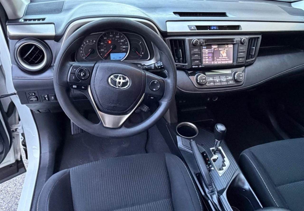 Used 2015 Toyota RAV4 XLE FWD image 16