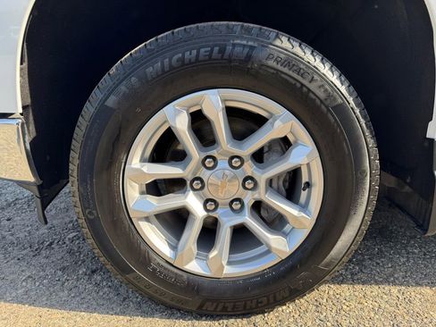 Used 2023 Chevrolet Silverado 1500 LT AWD/4WD image 11