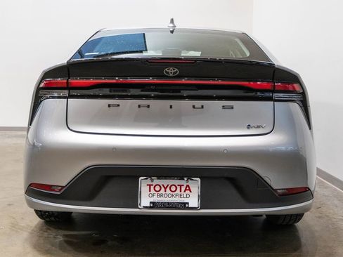 Used 2025 Toyota Prius LE image 8