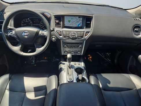 Used 2017 Nissan Pathfinder SL w/ SL Premium Package AWD/4WD image 10