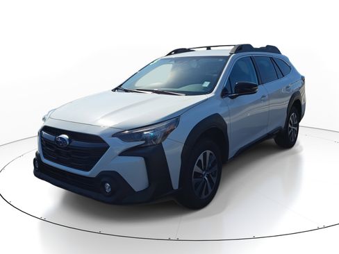 Certified 2025 Subaru Outback Premium image 2
