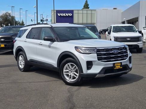 New 2026 Ford Explorer Active AWD/4WD image 1