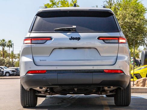 Used 2025 Jeep Grand Cherokee L Altitude RWD image 5