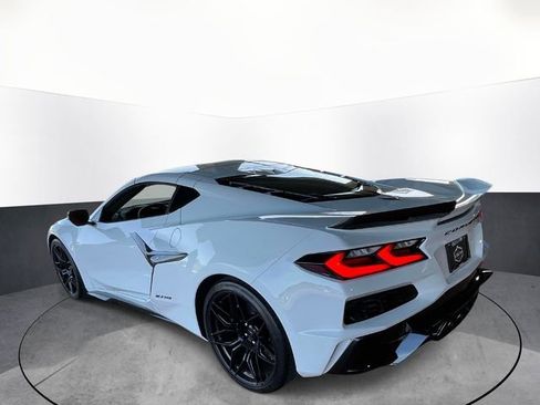 Used 2024 Chevrolet Corvette Z06 w/ Stealth Interior Trim Package RWD image 5