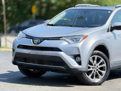Used 2017 Toyota RAV4 Limited w/ Carpet Mat Package AWD/4WD image 32