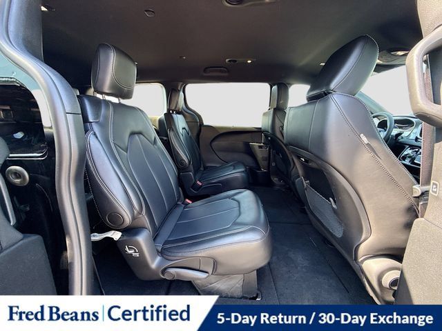 Used 2025 Chrysler Pacifica Select FWD image 29