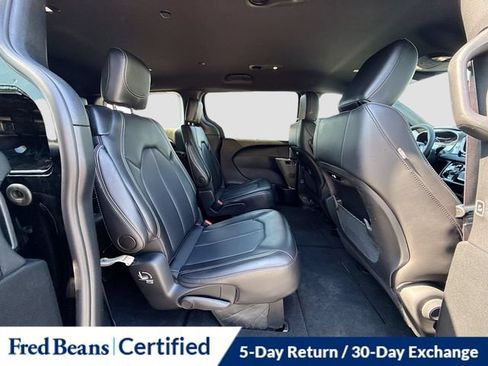 Used 2025 Chrysler Pacifica Select FWD image 29