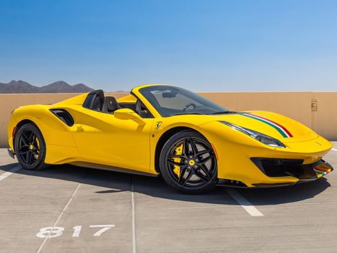 Used 2020 Ferrari 488 Pista Spider RWD image 4
