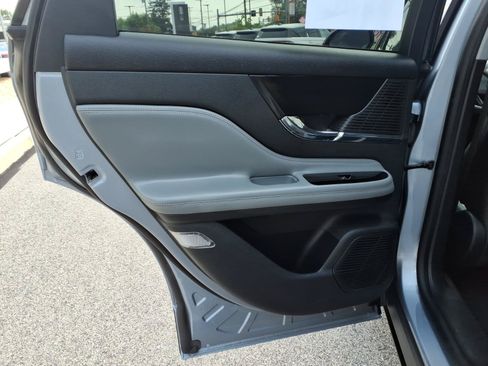 Certified 2022 Lincoln Corsair FWD image 11