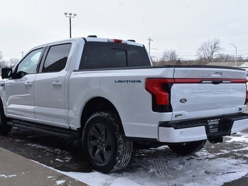 Used 2024 Ford F150 Lightning Lariat image 10
