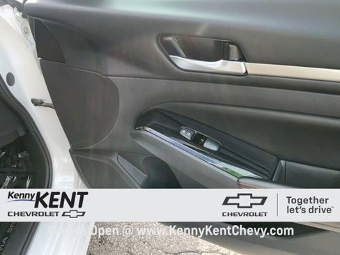 Used 2024 Nissan Altima 2.5 SR image 15