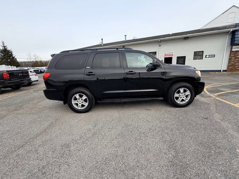 Used 2013 Toyota Sequoia SR5 w/ Premium Pkg image 9