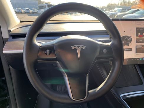Used 2024 Tesla Model Y Long Range image 34