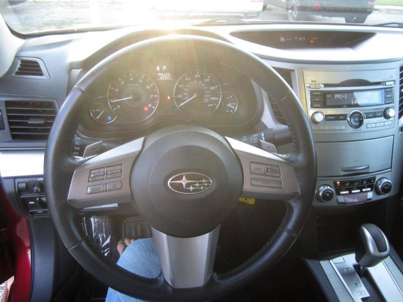 Used 2011 Subaru Legacy 2.5i Premium AWD/4WD image 16