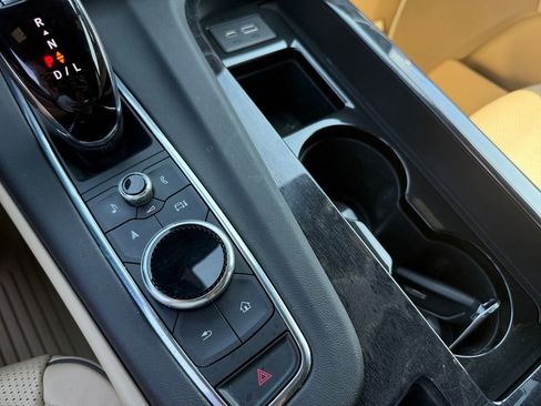 Used 2021 Cadillac Escalade ESV Premium Luxury image 23