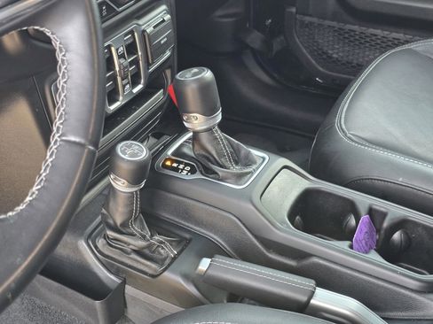 Used 2022 Jeep Wrangler Unlimited Sahara 4xe image 17