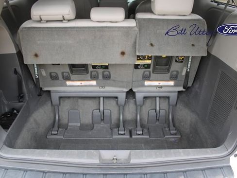 Used 2017 Toyota Sienna XLE Premium FWD image 10