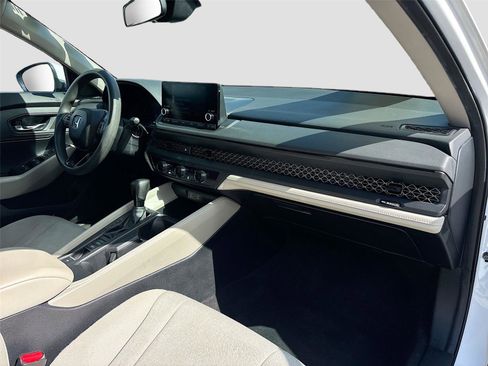 Certified 2024 Honda Accord LX image 30