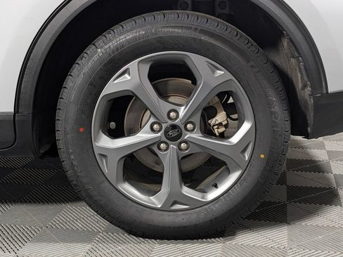 Certified 2025 Ford Escape ST-Line FWD image 27