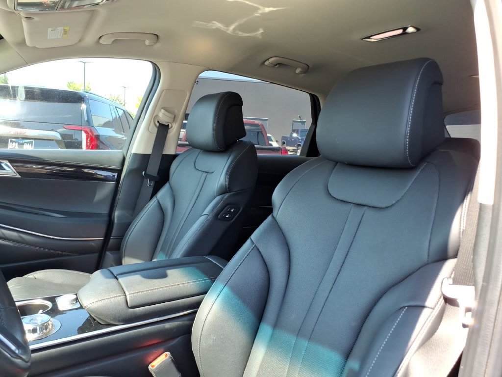 Used 2025 Genesis GV80 2.5T Standard AWD/4WD image 16