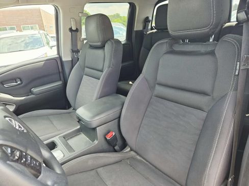 Used 2022 Nissan Frontier SV AWD/4WD image 10