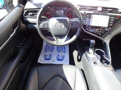 Used 2020 Toyota Camry XSE w/ Navigation Package image 15