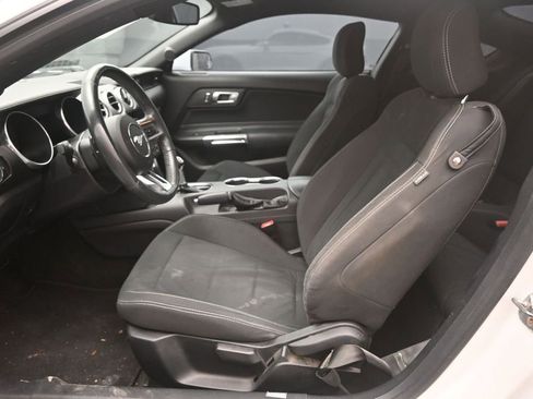 Used 2018 Ford Mustang Coupe RWD image 14