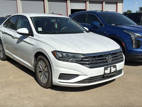Used 2019 Volkswagen Jetta S image 2