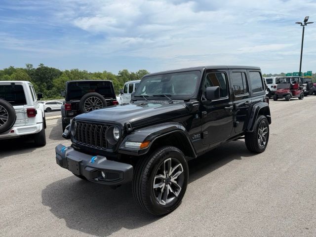 Used 2024 Jeep Wrangler Unlimited w/ Convenience Group AWD/4WD image 7