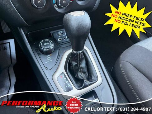Used 2018 Jeep Cherokee Latitude w/ Altitude Package AWD/4WD image 13