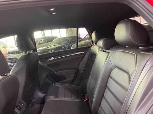 Used 2019 Volkswagen Golf R 4-Door image 20